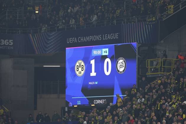 Sport Bilder des Tages SOCCER - UEFA CL, Dortmund vs Sturm DORTMUND,GERMANY,05.NOV.24 - SOCCER - UEFA Champions League, Borussia Dortmund vs SK Sturm Graz. Image shows scoring board.  GEPAxpictures xChrisxBauer