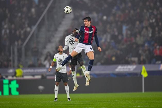 Header of Bologna s Giovanni Fabbian during Bologna FC vs AS Monaco, UEFA Champions League football match in Bologna, Italy, November 05 2024  Copyright: xAlessioxMarini IPAxSportx xipa-ax xx IPA_51300538 IPA_Agency_IPA51300538