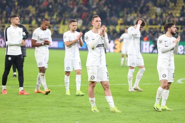 SOCCER - UEFA CL, Dortmund vs Sturm DORTMUND,GERMANY,05.NOV.24 - SOCCER - UEFA Champions League, Borussia Dortmund vs SK Sturm Graz. Image shows the disappointment of Lovro Zvonarek and Otar Kiteishvili (Sturm).  GEPAxpictures xChrisxBauer