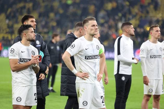 SOCCER - UEFA CL, Dortmund vs Sturm DORTMUND,GERMANY,05.NOV.24 - SOCCER - UEFA Champions League, Borussia Dortmund vs SK Sturm Graz. Image shows the dsiappointment of Jusuf Gazibegovic and Dimitri Lavalee (Sturm).  GEPAxpictures xChrisxBauer