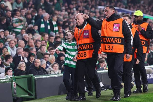 Celtic Glasgow RB Leipzig Champions League Glasgow, 05 11 2024, Celtic Park, Fußball, UEFA Champions League, 4 Spieltag , Celtic Glasgow vs RB Leipzig , Im Bild junger Flitzer , Only editorial use Foto nur zur redaktionellen Nutzung bestimmt , UEFA regulations prohibit any use of photographs as image sequences and or quasi video ,