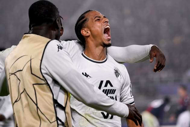 Thilo Kehrer of AS Monaco FC celebrates after scoring the goal of 0-1 during the Champions League football match between Bologna FC and AS Monaco FC at Renato Dall Ara stadium in Bologna (Italy), November 5, 2024. andreaxstaccioli