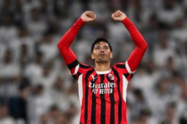 Real Madrid CF v AC Milan - UEFA Champions League Tijjani Reijnders of AC Milan celebrates after scoring a goal during the UEFA Champions League 2024 25 league phase football match between Real Madrid CF and AC Milan. Madrid Spain Copyright: xNicolòxCampox