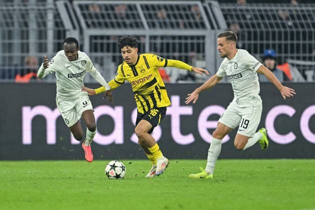 05 11 2024, Football, Champions League, Matchday 4, Season 2024 2025, Borussia Dortmund Sturm Graz, Reddy Jatta Sturm Graz , Ayman Azhil Borussia Dortmund , Tomi Horvat Sturm Graz xRHR PHOTO TKx Copyright: RHR-FOTOx RHR-FOTO TK