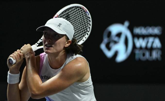 WTA, Tennis Damen Finals 2024 - Day 4 RIYADH, SAUDI ARABIA - NOVEMBER 05: Iga Swiatek of Poland during her match against Coco Gauff of USA, on day 4 of the 2024 WTA Finals, part of the Hologic WTA Tour, held at King Saud University Indoor Arena on November 05, 2024, in Riyadh, Saudi Arabia. Riyadh Saudi Arabia  Copyright: xArturxWidakx originalFilename:widak-wtafinal241105_npcII.jpg