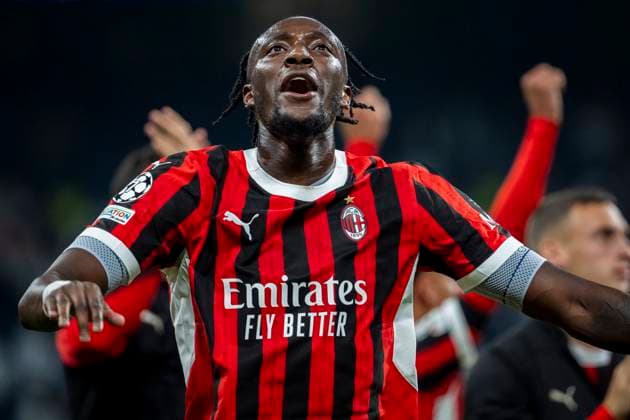 Real Madrid C.F. v AC Mailand - UEFA Champions League 2024 25 League Phase MD3 Tammy Abraham of AC Milan celebrates the victory at the end of the UEFA Champions League 2024 25 League Phase MD4 match between Real Madrid C.F. and AC Milan at Estadio Santiago Bernabeu on November 5, 2024 in Madrid, Spain. Madrid Estadio Santiago Bernabeu Madrid Spain Copyright: xAlbertoxGardinx AGardin_20241105_Football_Champions_Real_Madrid_Milan_771
