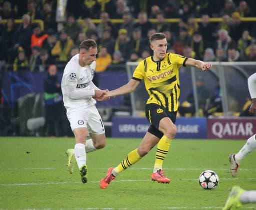 05 11 2024, xgrfx, Football UEFA Champions League, Borussia Dortmund Sturm Graz emspor, v l Lovro Zvonarek Sturm Graz , Nico Schlotterbeck Borussia Dortmund DFL DFB REGULATIONS PROHIBIT ANY USE OF PHOTOGRAPHS as IMAGE SEQUENCES and or QUASI VIDEO Dortmund