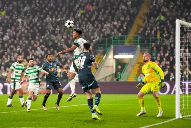 Auston Trusty of Celtic heads the ball away from Benjamin Sesko of RB Leipzig. Celtic v RB Leipzig, UEFA Champions League, Group Stage, Football, Celtic Park, Glasgow, Scotland, UK - 05 Nov 2024 EDITORIAL USE ONLY No use with unauthorised audio, video, data, fixture lists, club league logos or live services. Online in-match use limited to 120 images, no video emulation. No use in betting, games or single club league player publications. Copyright: xStuartxWallace Shutterstockx 14863772df