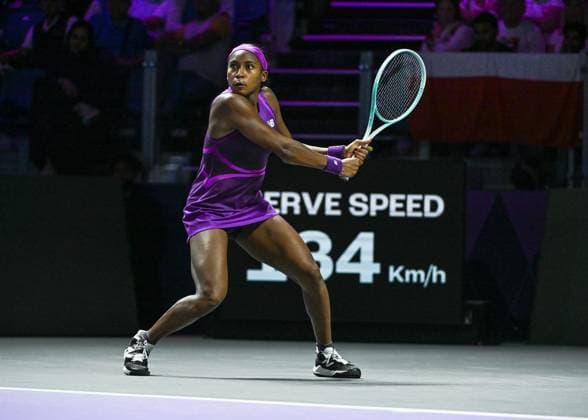 WTA, Tennis Damen Finals 2024 - Day 4 RIYADH, SAUDI ARABIA - NOVEMBER 05: Coco Gauff of USA during her match against Iga Swiatek of Poland, on day 4 of the 2024 WTA Finals, part of the Hologic WTA Tour, held at King Saud University Indoor Arena on November 05, 2024, in Riyadh, Saudi Arabia. Riyadh Saudi Arabia  Copyright: xArturxWidakx originalFilename:widak-wtafinal241105_np4O8.jpg