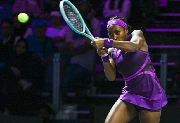 WTA, Tennis Damen Finals 2024 - Day 4 RIYADH, SAUDI ARABIA - NOVEMBER 05: Coco Gauff of USA during her match against Iga Swiatek of Poland, on day 4 of the 2024 WTA Finals, part of the Hologic WTA Tour, held at King Saud University Indoor Arena on November 05, 2024, in Riyadh, Saudi Arabia. Riyadh Saudi Arabia  Copyright: xArturxWidakx originalFilename:widak-wtafinal241105_npQxm.jpg