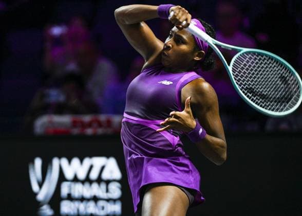 WTA, Tennis Damen Finals 2024 - Day 4 RIYADH, SAUDI ARABIA - NOVEMBER 05: Coco Gauff of USA during her match against Iga Swiatek of Poland, on day 4 of the 2024 WTA Finals, part of the Hologic WTA Tour, held at King Saud University Indoor Arena on November 05, 2024, in Riyadh, Saudi Arabia. Riyadh Saudi Arabia  Copyright: xArturxWidakx originalFilename:widak-wtafinal241105_npPHg.jpg