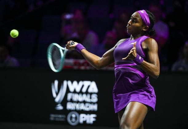 WTA, Tennis Damen Finals 2024 - Day 4 RIYADH, SAUDI ARABIA - NOVEMBER 05: Coco Gauff of USA during her match against Iga Swiatek of Poland, on day 4 of the 2024 WTA Finals, part of the Hologic WTA Tour, held at King Saud University Indoor Arena on November 05, 2024, in Riyadh, Saudi Arabia. Riyadh Saudi Arabia  Copyright: xArturxWidakx originalFilename:widak-wtafinal241105_npoZQ.jpg