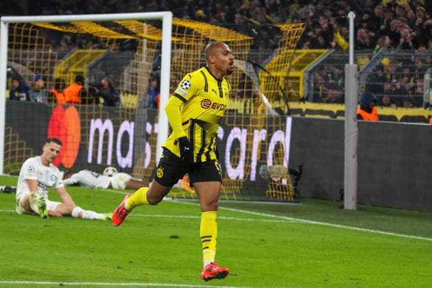 Dortmund, Germany 05 November 2024 Champions League 2024 2025 Borussia Dortmund vs Sturm Graz In the picture goal scorer Donyell Malen BVB cheers after his goal for 1 0 Signal Iduna Park Nordrhein Westfalen Copyright: xFotostandx xFantinix