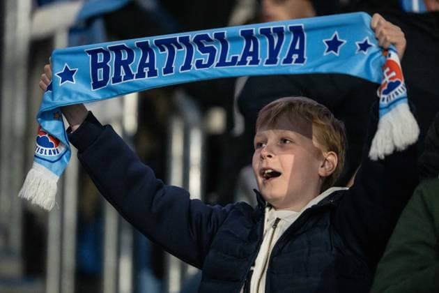 Slovan Bratislava young boy during UEFA Champions league match, SK Slovan Bratislava - GNK Dinamo Zagreb , 05. november 2024, Tehelne pole Stadium, Bratislava, Slovakia Copyright: xMICHALxFAJT,ZOSPORTU.SKx DSC_3852