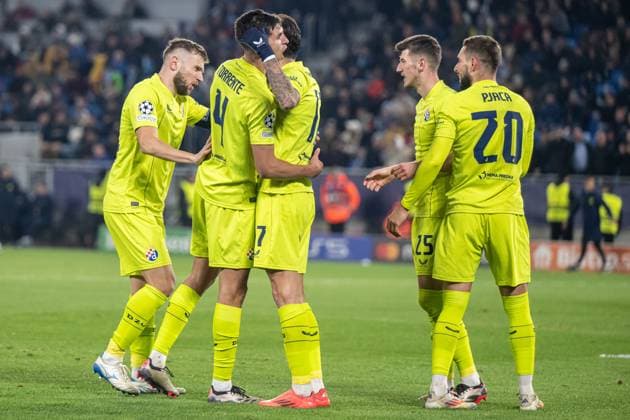 Dinamo Zagreb players a goal celebrate during UEFA Champions league match, SK Slovan Bratislava - GNK Dinamo Zagreb , 05. november 2024, Tehelne pole Stadium, Bratislava, Slovakia Copyright: xMICHALxFAJT,ZOSPORTU.SKx FAJ_4480