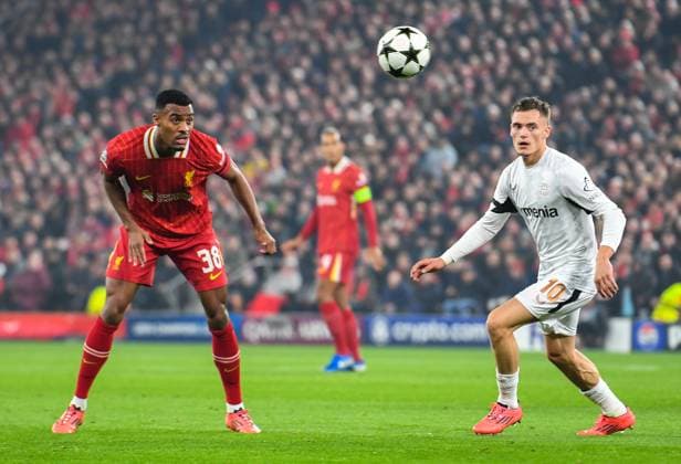 Liverpool v Bayer Leverkusen UEFA Champions League Ryan Gravenberch of Liverpool and Florian Wirtz of Bayern Leverkusen during the UEFA Champions League match at Anfield, Liverpool UK Newspapers OUT Copyright: xKarlxVallantinex FIL-20882-0059