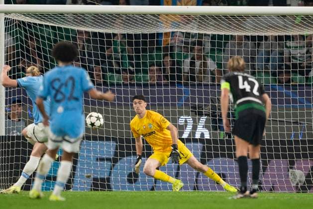 Estadio Jose Alvalade LISBON, PORTUGAL - NOVEMBER 5: Goalkeeper Franco Israel of Sporting CP (C) attempts to defend a penalty kick during the UEFA Champions League 2024 25 League Phase MD4 match between Sporting Clube de Portugal and Manchester City at Estadio Jose Alvalade on November 5, 2024 in Lisbon, Portugal. (Pedro Loureiro Sports Press Photo SPP) Copyright: xPedroxLoureiro SportsxPressxPhotox xSPPx spp-en-PeLoPrPh-RC4_PED_Sporting_M.City_05Nov2024_PT127