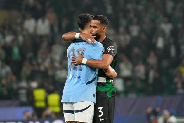 November 5, 2024, Lisbon, Portugal: Matheus Nunes of Manchester City FC (L) and Jeremiah St. Juste of Sporting CP (R) embrace themselves after the UEFA Champions League, league phase, matchday 4 between Sporting CP and Manchester City FC at Estadio Jose Alvalade. Final score; Sporting 4:1 Man City Lisbon Portugal - ZUMAs197 20241105_aaa_s197_307 Copyright: xBrunoxdexCarvalhox