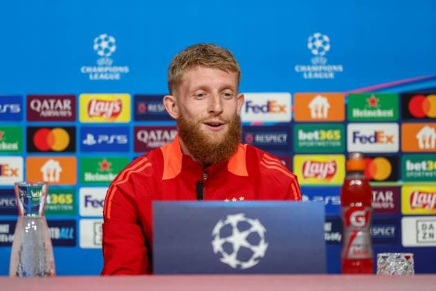 Jan Niklas Beste Benfica Lisbon, SL Benfica, 37 , laughs, laughing, Ger, International Press Conference, Benfica Lisbon, SL Benfica, Football, UEFA Champions League, Matchday 4, Season 2024 2025, 05 11 2024, Ger, International Press Conference, Benfica Lisbon, SL Benfica, Football, UEFA Champions League, Matchday 4, Season 2024 2025, 05 11 2024 Muenchen Copyright: xEibner-Pressefoto JennixMaulx EP_JML