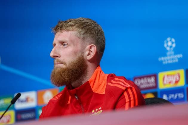 Jan Niklas Beste Benfica Lisbon, SL Benfica, 37 , lateral, from the side, Ger, International Press Conference, Benfica Lisbon, SL Benfica, Football, UEFA Champions League, Matchday 4, Season 2024 2025, 05 11 2024, Ger, International Press Conference, Benfica Lisbon, SL Benfica, Football, UEFA Champions League, Matchday 4, Season 2024 2025, 05 11 2024 Muenchen Copyright: xEibner-Pressefoto JennixMaulx EP_JML
