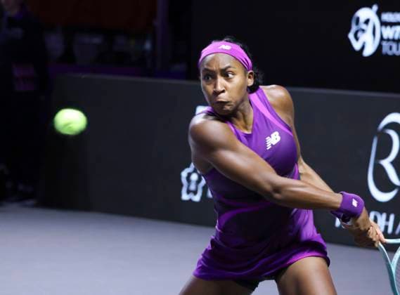 (241106) -- RIYADH, Nov. 6, 2024 -- Coco Gauff of the United States hits a return during the round robin match against Iga Swiatek of Poland at WTA, Tennis Damen Finals tennis tournament in Riyadh, Saudi Arabia, Nov. 5, 2024. ) (SP)SAUDI ARABIA-RIYADH-TENNIS-WTA FINALS-DAY 4 LuoxChen 
