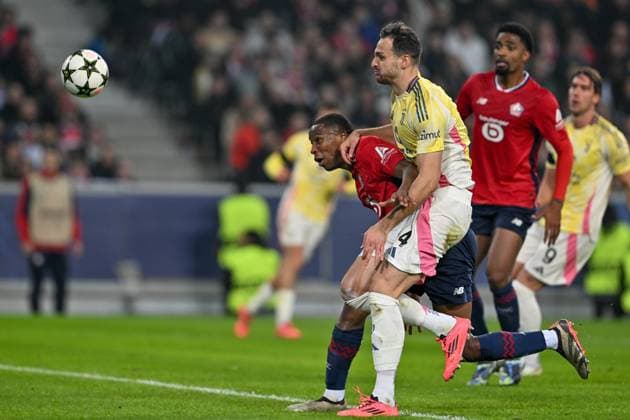 20241105 Champions League Day 4 LOSC vs Juventus Bafode Diakite (18) of Lille and Federico Gatti (4) of Juventus pictured in action during a soccer game between French Lille Olympique Sporting Club and Italian Juventus in the UEFA Champions League League Phase day 4 of the 2024-25 season, on Tuesday 5 November 2024 in Lille , France . PHOTO SPORTPIX David Catry Lille Decathon Stadium Pierre Mauroy France  Copyright: xIsosportx xDavidxCatryxDavidxCatryx