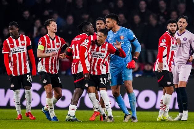 EINDHOVEN, NETHERLANDS - NOVEMBER 5: Johan Bakayoko of PSV, Mauro Junior of PSV and Girona FC goalkeeper Paulo Gazzaniga get involved in a scuffle during the UEFA Champions League 2024 25 League Phase MD4 match between PSV Eindhoven and Girona FC at PSV Stadion on November 5, 2024 in Eindhoven, Netherlands. (Photo by Rene Nijhuis) SOC  Copyright: xRenexNijhuis