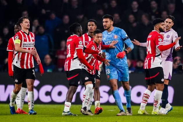 EINDHOVEN, NETHERLANDS - NOVEMBER 5: Johan Bakayoko of PSV, Mauro Junior of PSV and Girona FC goalkeeper Paulo Gazzaniga get involved in a scuffle during the UEFA Champions League 2024 25 League Phase MD4 match between PSV Eindhoven and Girona FC at PSV Stadion on November 5, 2024 in Eindhoven, Netherlands. (Photo by Rene Nijhuis) SOC  Copyright: xRenexNijhuis