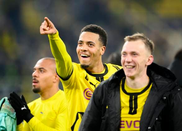 Final cheer DO, v l Donyell MALEN DO , Felix NMECHA DO ,Maximilian Maxi BEIER DO Football Champions League, Matchday 4, Borussia Dortmund DO Sturm Graz 1 0, on 05 11 2024 in Dortmund Germany UEFA regulations prohibit any use of photographs as image sequences and or quasi video Â