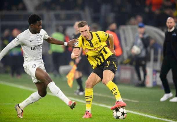 v l Tochi CHUKWUANI Graz , Nico SCHLOTTERBECK DO Action, duel, Football Champions League, Matchday 4, Borussia Dortmund DO Sturm Graz 1 0, on 05 11 2024 in Dortmund Germany UEFA regulations prohibit any use of photographs as image sequences and or quasi video Â