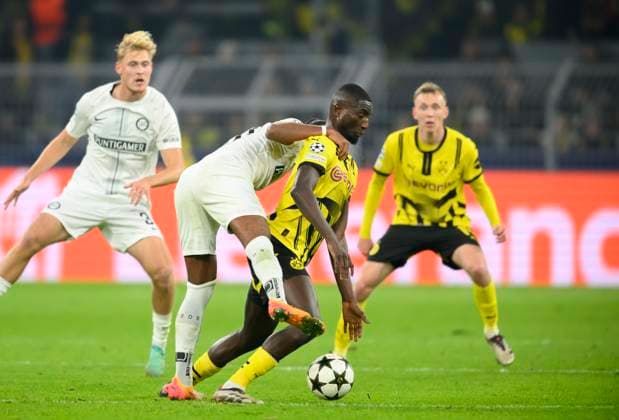 v l Emanuel AIWU Graz ,Serhou GUIRASSY DO action, duel, Football Champions League, Matchday 4, Borussia Dortmund DO Sturm Graz 1 0, on 05 11 2024 in Dortmund Germany UEFA regulations prohibit any use of photographs as image sequences and or quasi video Â