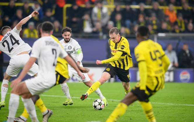 v l Dimitri LAVALEE Graz , Otar KITEISHVILI Graz , Maximilian Maxi BEIER DO Action, duel, Football Champions League, Matchday 4, Borussia Dortmund DO Sturm Graz, on 05 11 2024 in Dortmund Germany UEFA regulations prohibit any use of photographs as image sequences and or quasi video Â