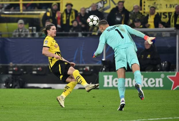 Goalkeeper Kjell Scherpen Sturm Graz saves with a header against Marcel Sabitzer Borussia Dortmund 05 11 2024, Football UEFA Champions League 2024 25, Matchday 4 Borussia Dortmund SK Sturm Graz 1 0 Dortmund Signal Iduna Park North Rhine-Westphalia Germany Team2