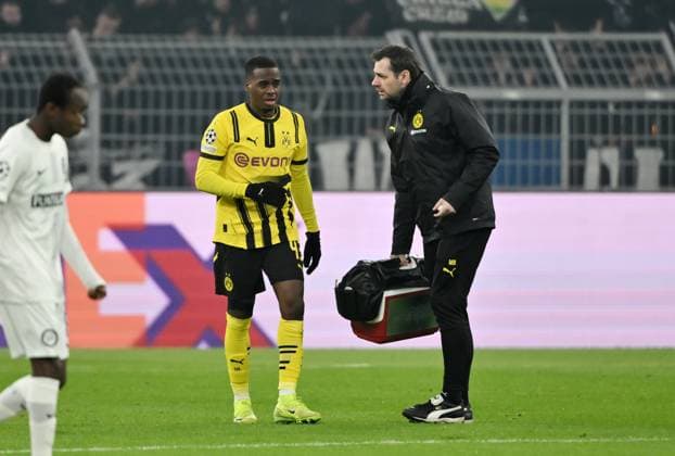 Jamie Gittens Borussia Dortmund must be treated 05 11 2024, Football UEFA Champions League 2024 25, Matchday 4 Borussia Dortmund SK Sturm Graz 1 0 Dortmund Signal Iduna Park Nordrhein Westfalen Germany Team2