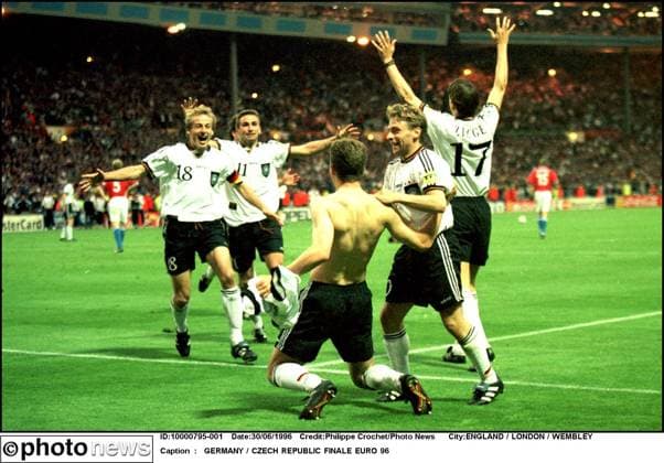 Archivbilder der Woche SPORT KW45 GERMANY CZECH REPUBLIC FINALE EURO 96 ENGLAND LONDON WEMBLEY  Copyright: xPhilippexCrochetx euro 96 GERMANY