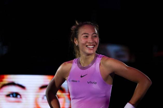 (241106) -- RIYADH, Nov. 6, 2024 -- Zheng Qinwen reacts after winning the round robin match between Zheng Qinwen of China and Jasmine Paolini of Italy at WTA, Tennis Damen Finals tennis tournament in Riyadh, Saudi Arabia, Nov. 6, 2024. ) (SP)SAUDI ARABIA-RIYADH-TENNIS-WTA FINALS WangxHaizhou 