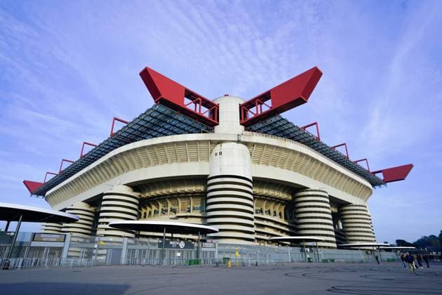 Milano Italy, November 6th 2024: General view outside the stadium prior to the UEFA Champions League football match between FC Internazionale and Arsenal FC at San Siro in Milano, Italy. (Daniela Porcelli SPP)  Copyright: xDanielaxPorcellix xSPPx spp-en-DaPoSp-20241106-_DP27582