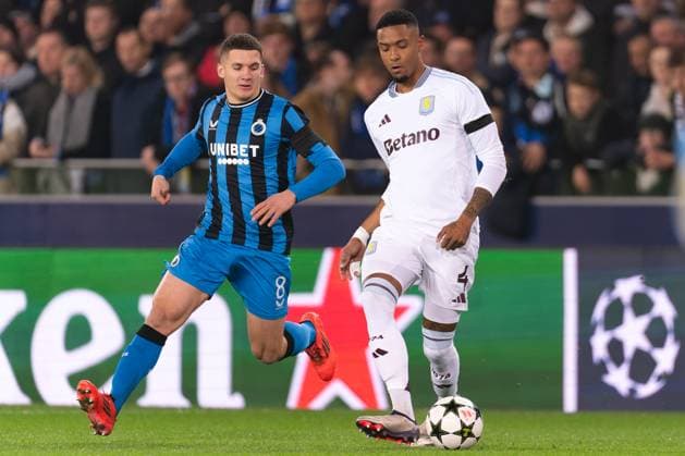 2024-11-06 Club Brugge KV v Aston Villa FC - UEFA Champions League 2024 25 League Phase MD4 BRUGES, BELGIUM - NOVEMBER 6: Christos Tzolis of Club Brugge KV battles for the ball with Ezri Konsa of Aston Villa FC during the UEFA Champions League 2024 25 League Phase MD4 match between Club Brugge KV and Aston Villa FC at Jan Breydelstadion on November 6, 2024 in Bruges, Belgium. (Photo by Joris Verwijst BSR Agency) Bruges Belgium Content not available for redistribution in The Netherlands directly or indirectly through any third parties. Copyright: xBSRxAgencyx