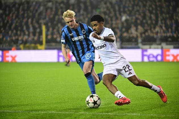 Club Brugge v Aston Villa - UEFA Champions League BRUGGE, BELGIUM - NOVEMBER 06 : Seys Joaquim defender of Club Brugge and Ian Maatsen defender of Aston Villa in actionu during the UEFA Champions League phase matchday 4 between Club Brugge and Aston Villa on November 6, 2024 in Brugge, Belgium, 06 11 2024 Brugge Belgium  Copyright: xPeterxDexVoechtx