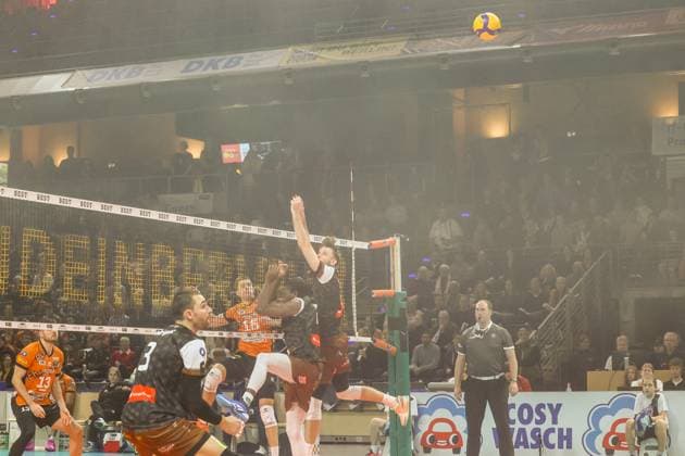 Bronson Mc Clelland Berlin Rebels, 15 with the smash ball, BRVolleys vs WWK Volleys Herrsching , DVV Pokal, round of 16 , 2024 11 06 Berlin Berlin Land Copyright: xFootxBowl ThomasxSobotzkix