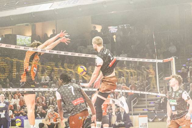 Daniel Gruvaeus WWK Volleys Herrsching, 02 at the net,BRVolleys vs WWK Volleys Herrsching , DVV Pokal, Round of 16 , 2024 11 06 Berlin Berlin Land Copyright: xFootxBowl ThomasxSobotzkix
