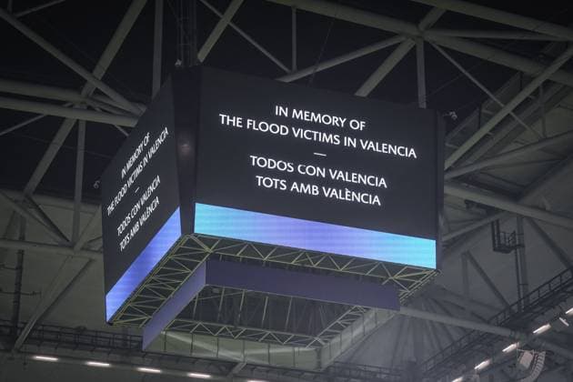 Shakhtar Donetsk UKR vs Young Boys SUI YB Football UEFA Champions League 2024 25, Matchday 4, Shakhtar Donetsk vs Young Boys Bern, Arena AufSchalke Veltins Arena Gelsenkirchen Commemoration of the victims in Valencia Copyright: xJOERANxSTEINSIEKx