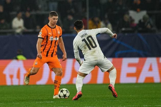 GELSENKIRCHEN, GERMANY - 6 NOVEMBER, 2024: Valeriy Bondar, The UEFA Champions League football match between FC Shakhtar Donetsk and BSC Young Boys at Veltins Arena  Copyright: xVitaliixKliuievx