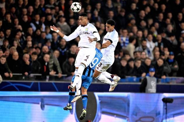 BRUGGE - (l-r) Ezri Konsa of Aston Villa FC, Ferran Jutgla of Club Brugge KV, Diego Carlos of Aston Villa FC during the UEFA Champions League match between Club Brugge and Aston Villa FC at the Jan Breydel Stadium on Nov. 6, 2024 in Bruges, Belgi . ANP Hollandse Hoogte UEFA Champions League 2024 25 League phase 4 2024 25 xVIxANPxSportx xGerritxvanxKeulenxIVx 512838727 originalFilename: 512838727.jpg