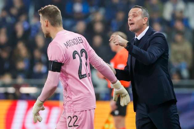 Club Brugge v Aston Villa - UEFA Champions League BRUGGE, BELGIUM - NOVEMBER 06 : Hayen Nicky head coach of Club Brugge, Mignolet Simon goalkeeper of Club Brugge during the UEFA Champions League phase matchday 4 between Club Brugge and Aston Villa on November 6, 2024 in Brugge, Belgium, 06 11 2024 Brugge Belgium  Copyright: xJanxDexMeuleneirx