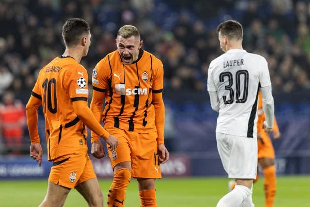 UEFA Champions League FC Shakhtar Donetsk BSC Young Boys 06 11 2024 FC Shakhtar Donetsk in celebration, 1 1 by Olaksandr Zubkov FC Shakhtar Donetsk, 11 , Georgy Sudakov FC Shakhtar Donetsk, 10 UEFA Champions League FC Shakhtar Donetsk BSC Young Boys Arena AufSchalke, Gelsenkirchen 06 11 2024 Copyright: xBEAUTIFULxSPORTS Buriakovx