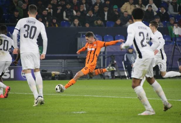 06 11 2024, xgrfx, Football UEFA Champions League, Shakhtar Donetsk Young Boys Bern emspor, v l Tor, Georgiy Sudakov Shakhtar Donetsk DFL DFB REGULATIONS PROHIBIT ANY USE OF PHOTOGRAPHS as IMAGE SEQUENCES and or QUASI VIDEO Gelsenkirchen