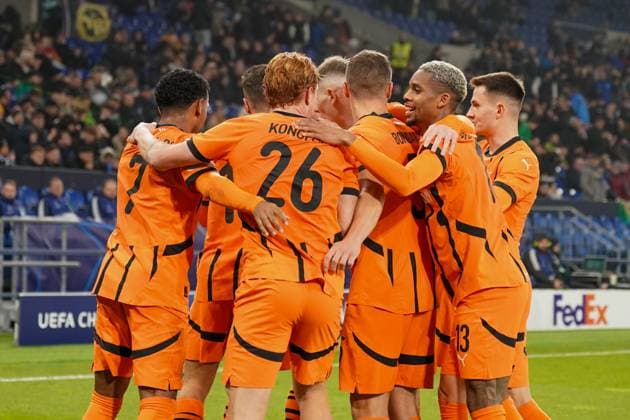 Shakhtar Donetsk UKR vs Young Boys SUI YB Football UEFA Champions League 2024 25, Matchday 4, Shakhtar Donetsk vs Young Boys Bern, Arena AufSchalke Veltins Arena Gelsenkirchen Goal and goal celebration after the 2 1 by Georgiy Sudakov Georgy Sudakov Georgy Sudakov Georgy Sudakov Shakhtar Donetsk, 10 , gesture, facial expression Copyright: xJOERANxSTEINSIEKx