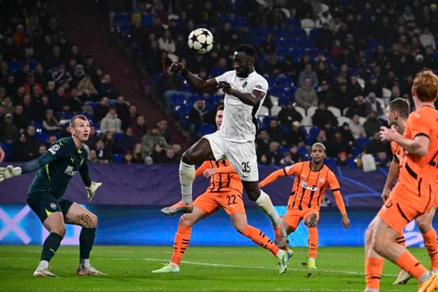 Silvere Ganvoula Bern , Shakhtar Donetsk vs Young Boys Bern Soccer, Champions League, Matchday 4, 06 11 2024 Gelsenkirchen North Rhine-Westphalia Germany Copyright: xkolbert-press MarcxNiemeyerx