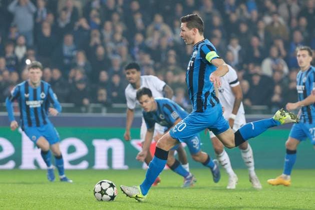Club Brugge v Aston Villa - UEFA Champions League BRUGGE, BELGIUM - NOVEMBER 06 : Vanaken Hans midfielder of Club Brugge scoring a penalty shot during the UEFA Champions League phase matchday 4 between Club Brugge and Aston Villa on November 6, 2024 in Brugge, Belgium, 06 11 2024 Brugge Belgium  Copyright: xJanxDexMeuleneirx